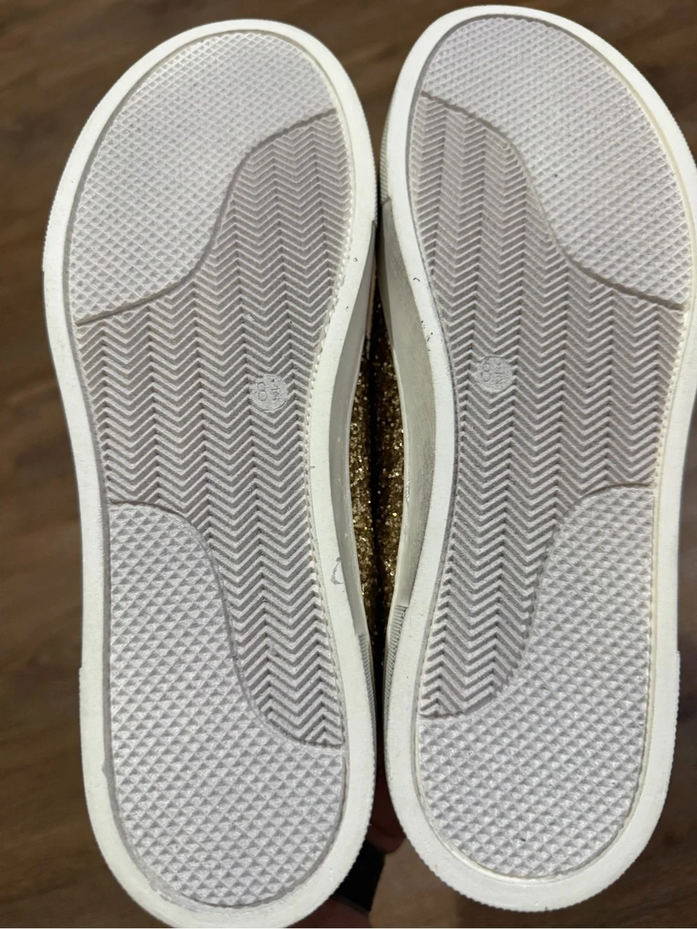 Steven New York Rubie Gold Glitter Star Sneakers Women’s 8.5 New